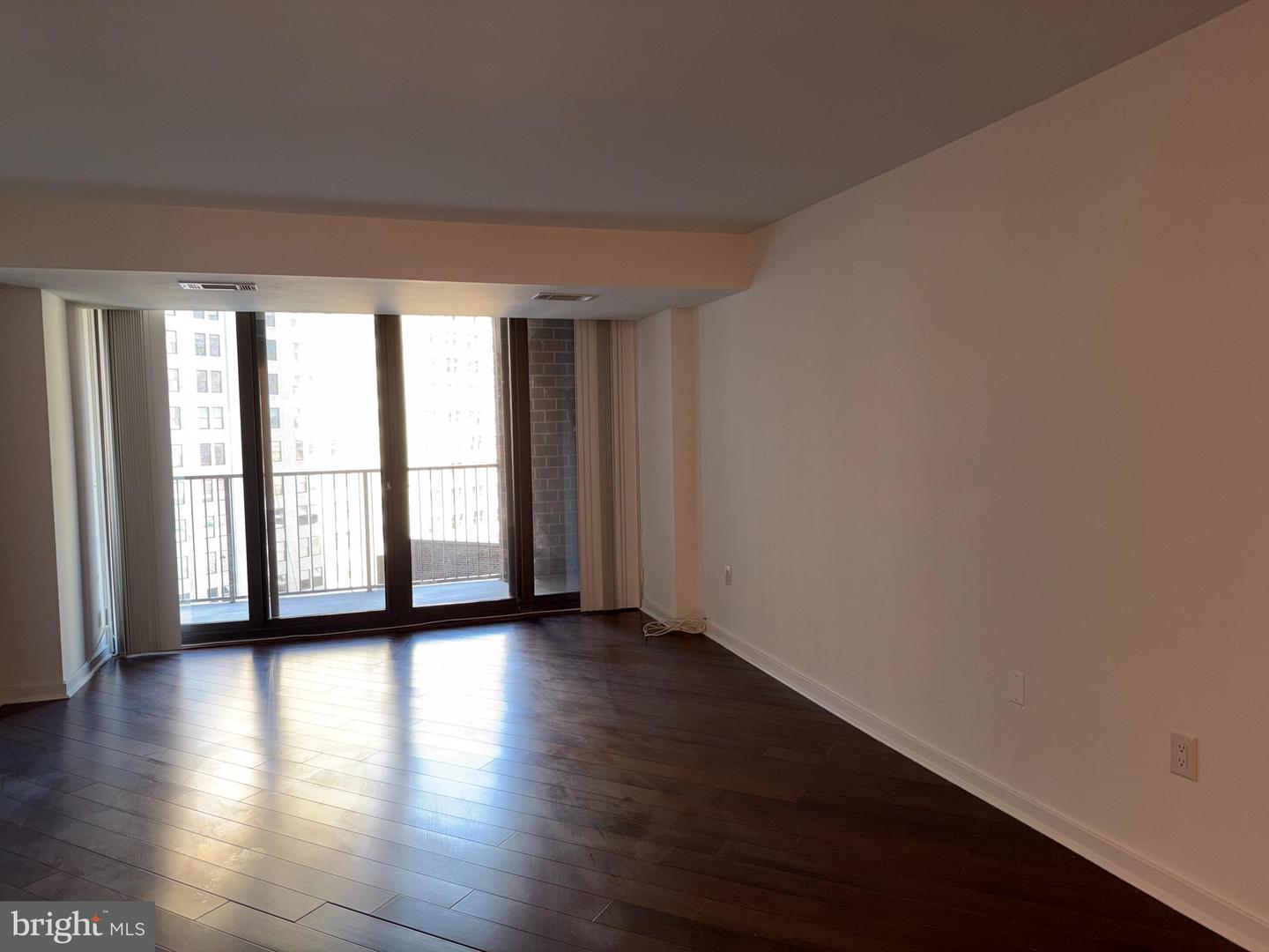1420 Locust St #12k Property Photo 4