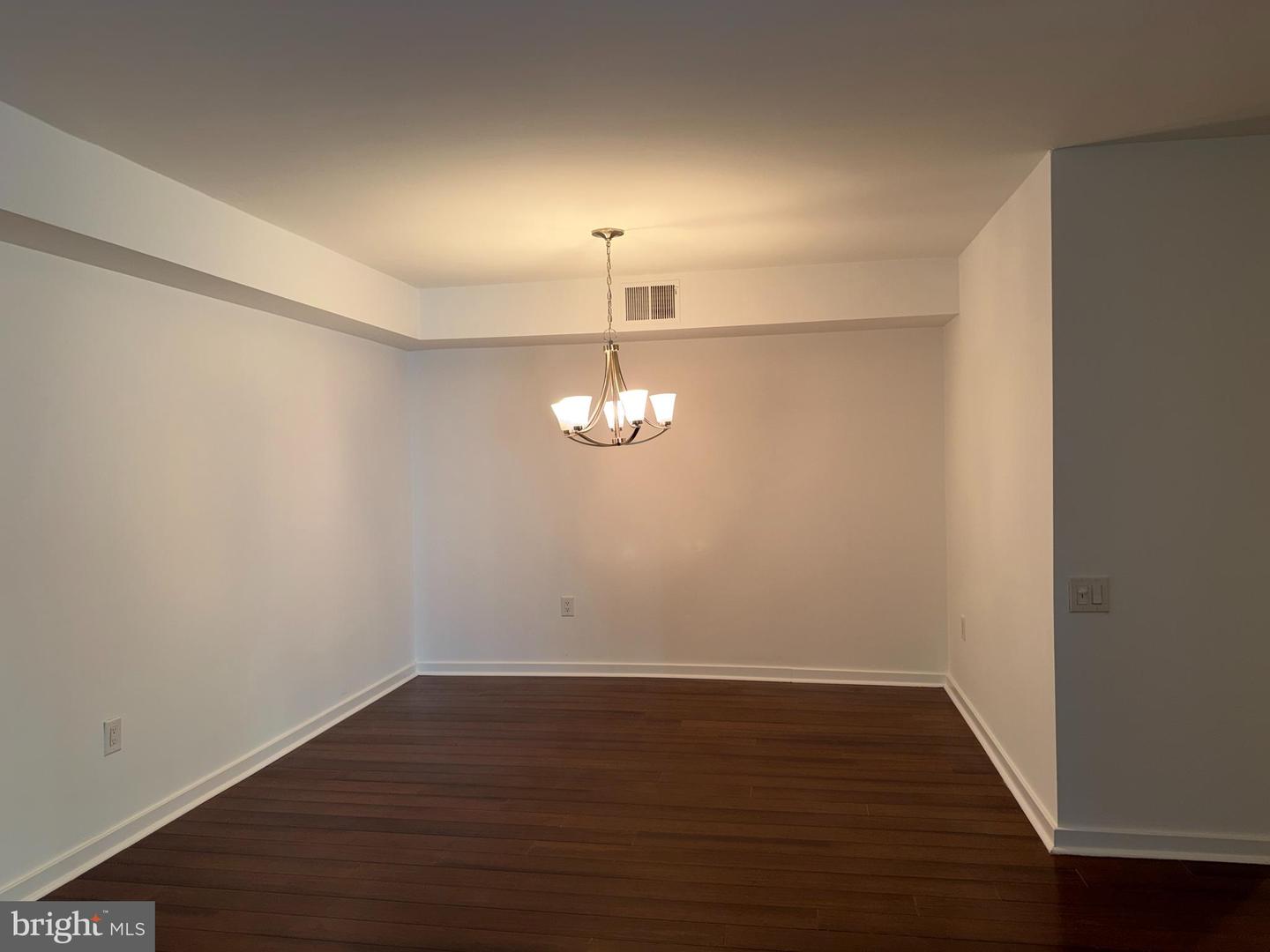 1420 Locust St #12k Property Photo 6
