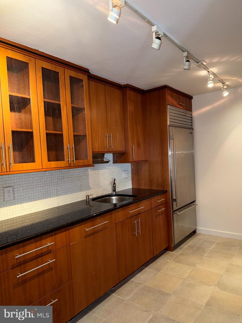 1420 Locust St #12k Property Photo 9