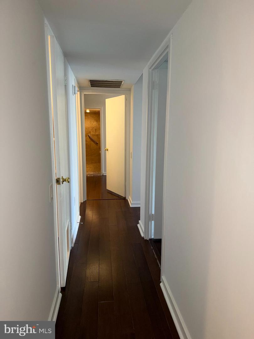 1420 Locust St #12k Property Photo 16