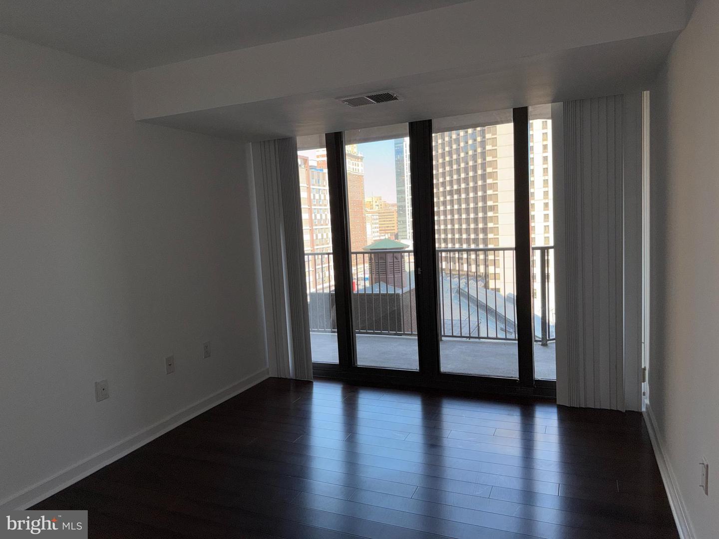 1420 Locust St #12k Property Photo 19