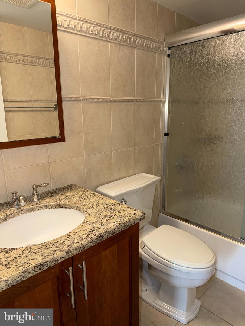 1420 Locust St #12k Property Photo 23