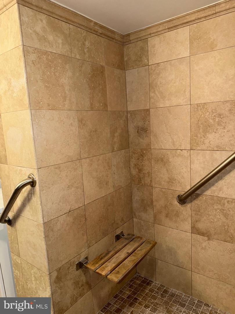 1420 Locust St #12k Property Photo 34