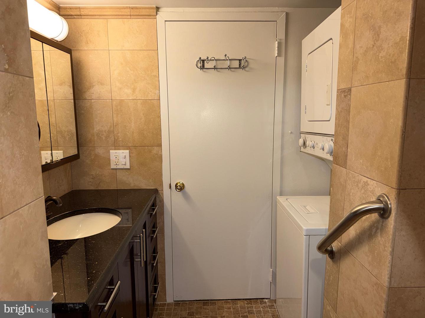 1420 Locust St #12k Property Photo 36