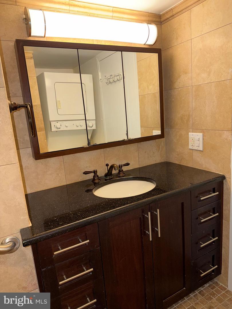 1420 Locust St #12k Property Photo 37