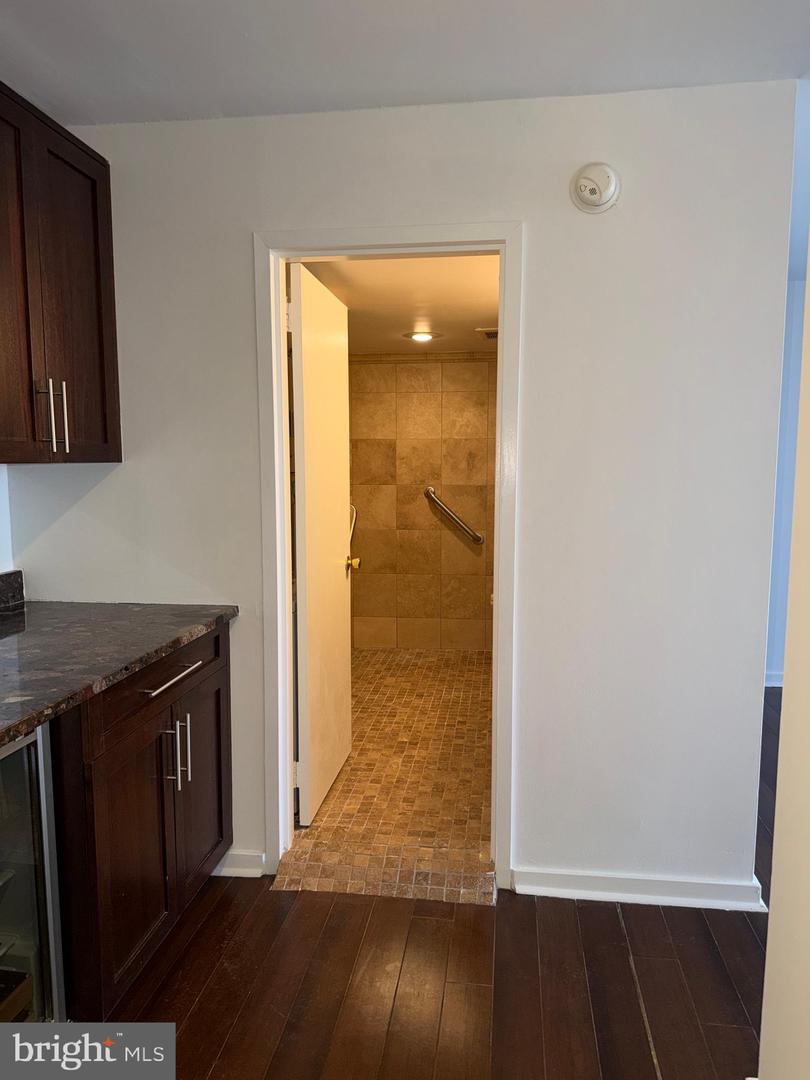 1420 Locust St #12k Property Photo 44