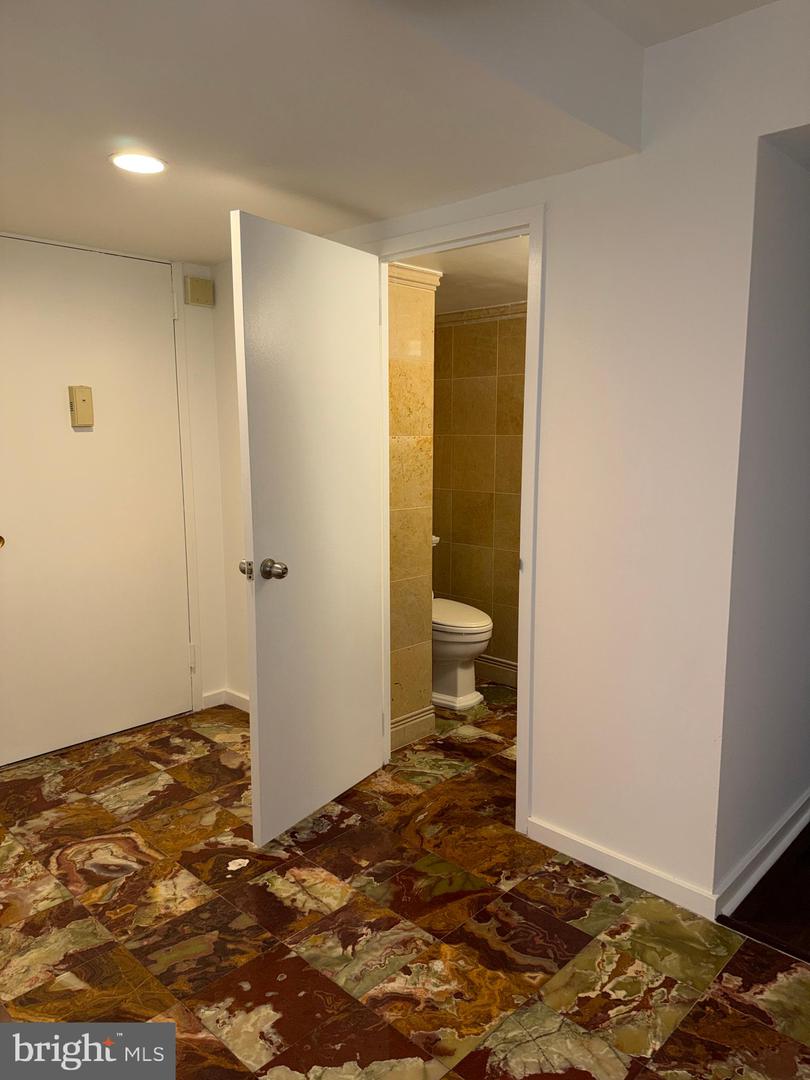 1420 Locust St #12k Property Photo 49