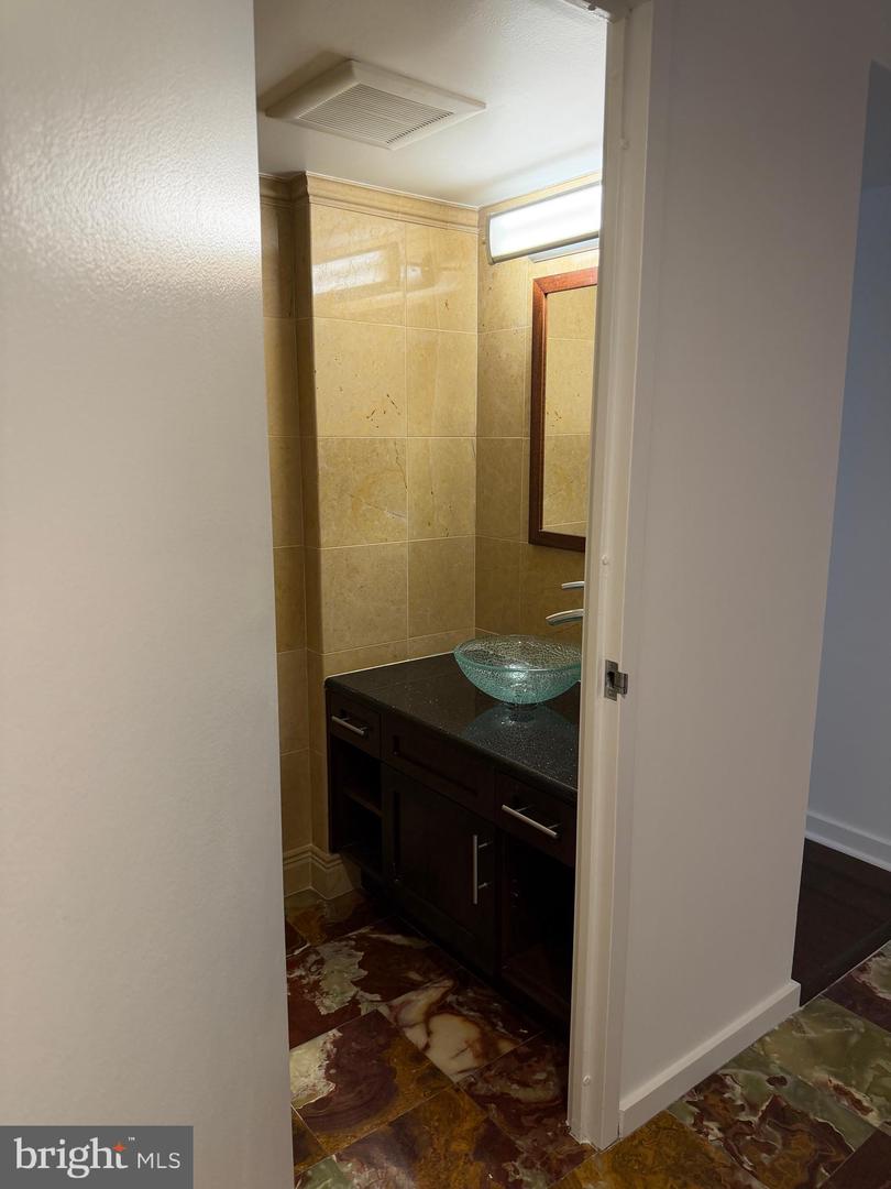 1420 Locust St #12k Property Photo 50