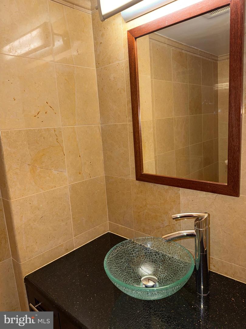 1420 Locust St #12k Property Photo 52