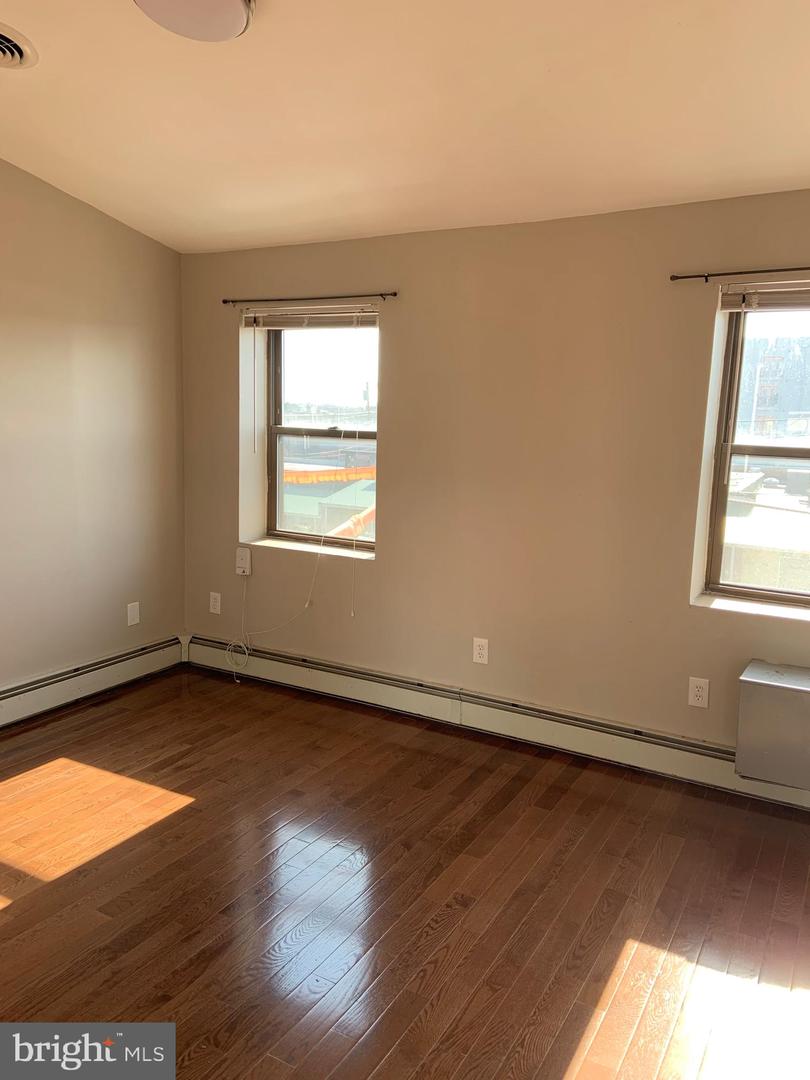 913 Washington Ave #3 Property Photo 1