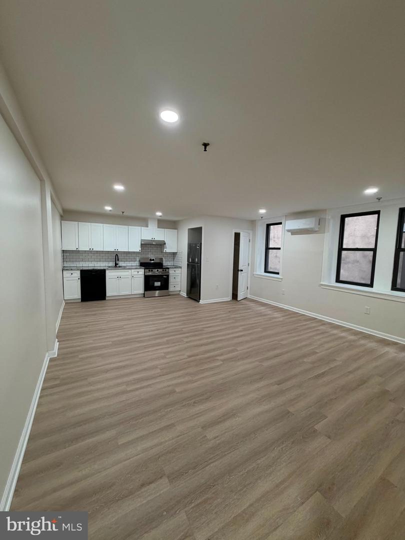 4804 CHESTER AVE #106 Property Photo 1