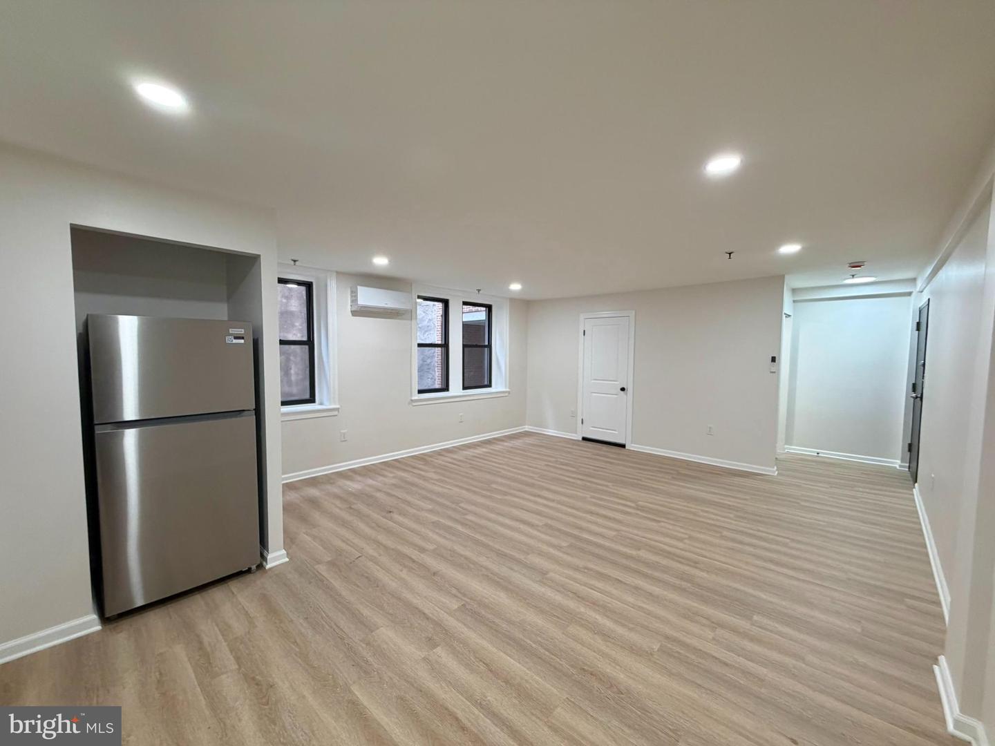 4804 Chester Ave #106 Property Photo 5