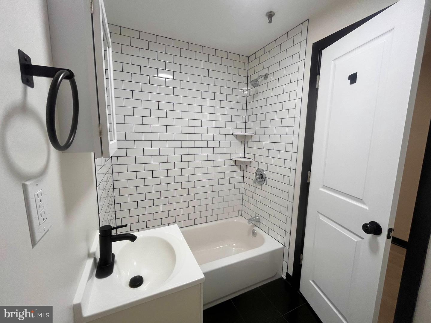 4804 Chester Ave #106 Property Photo 7