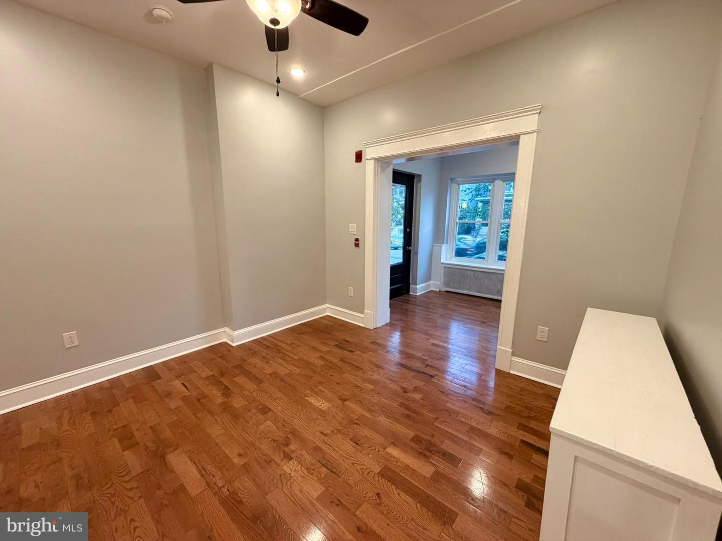 5028 Walnut St #1f Property Photo 8