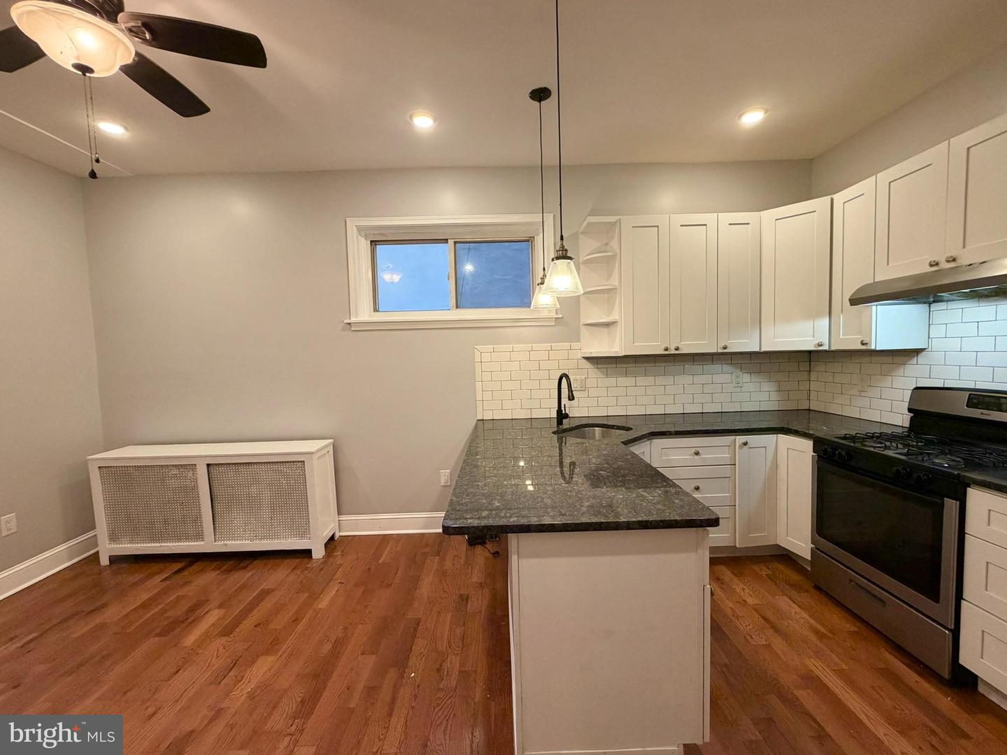 5028 Walnut St #1f Property Photo 11