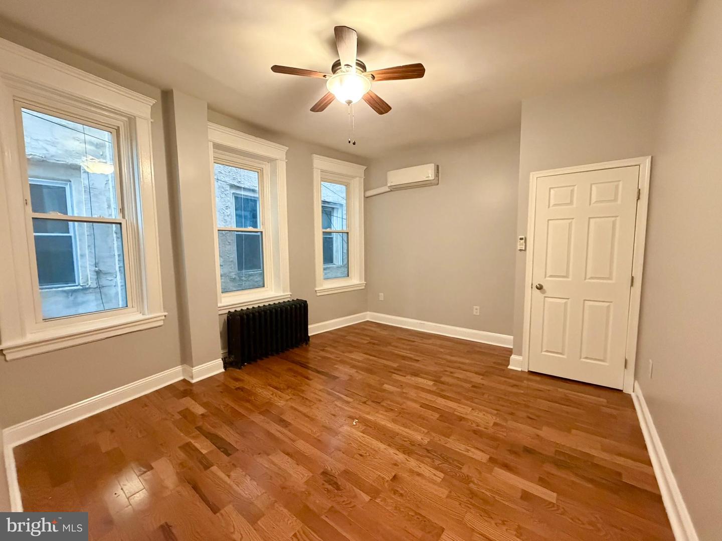 5028 Walnut St #1f Property Photo 16