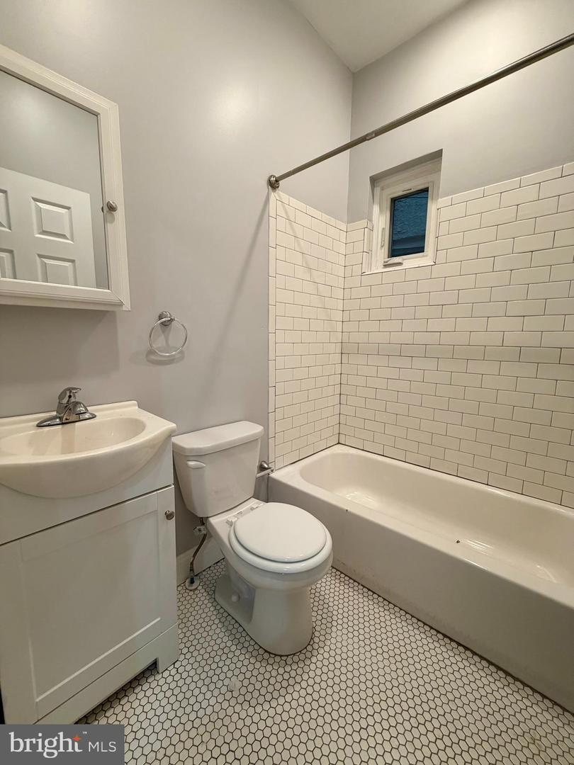 5028 Walnut St #1f Property Photo 29
