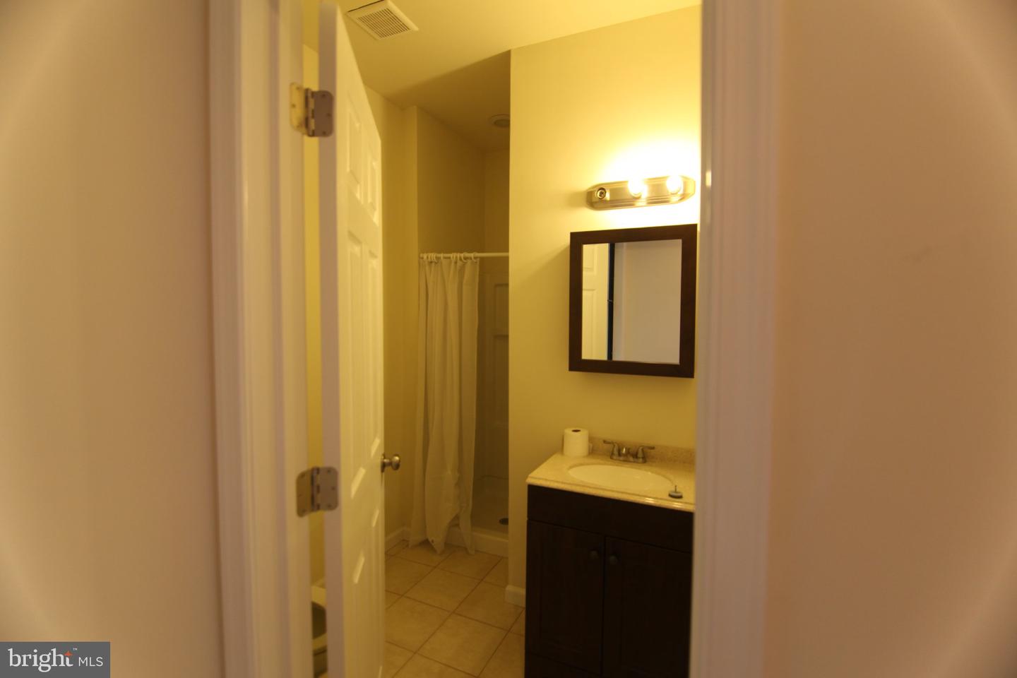 1627 W Diamond St Property Photo 3