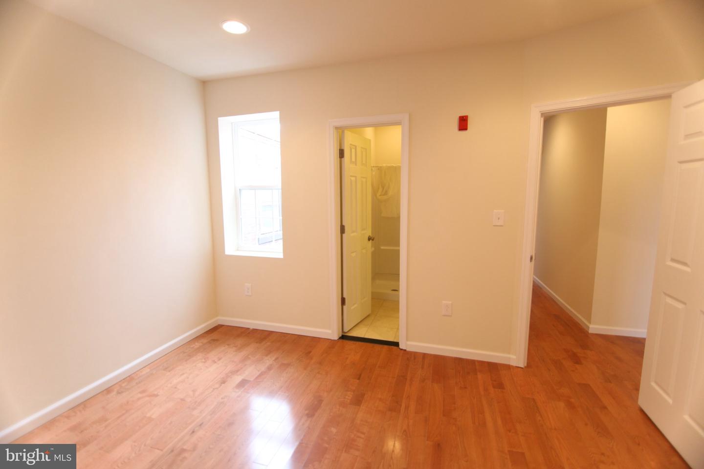 1627 W Diamond St Property Photo 17