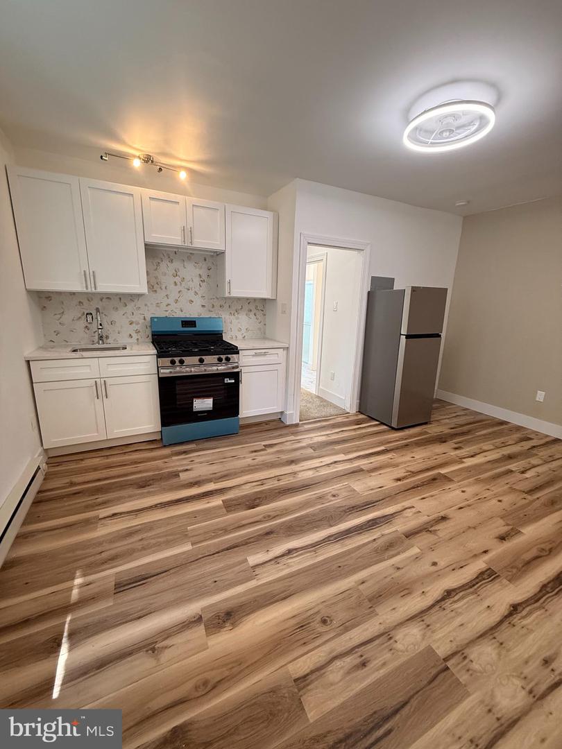 6653 Blakemore St Property Photo 4