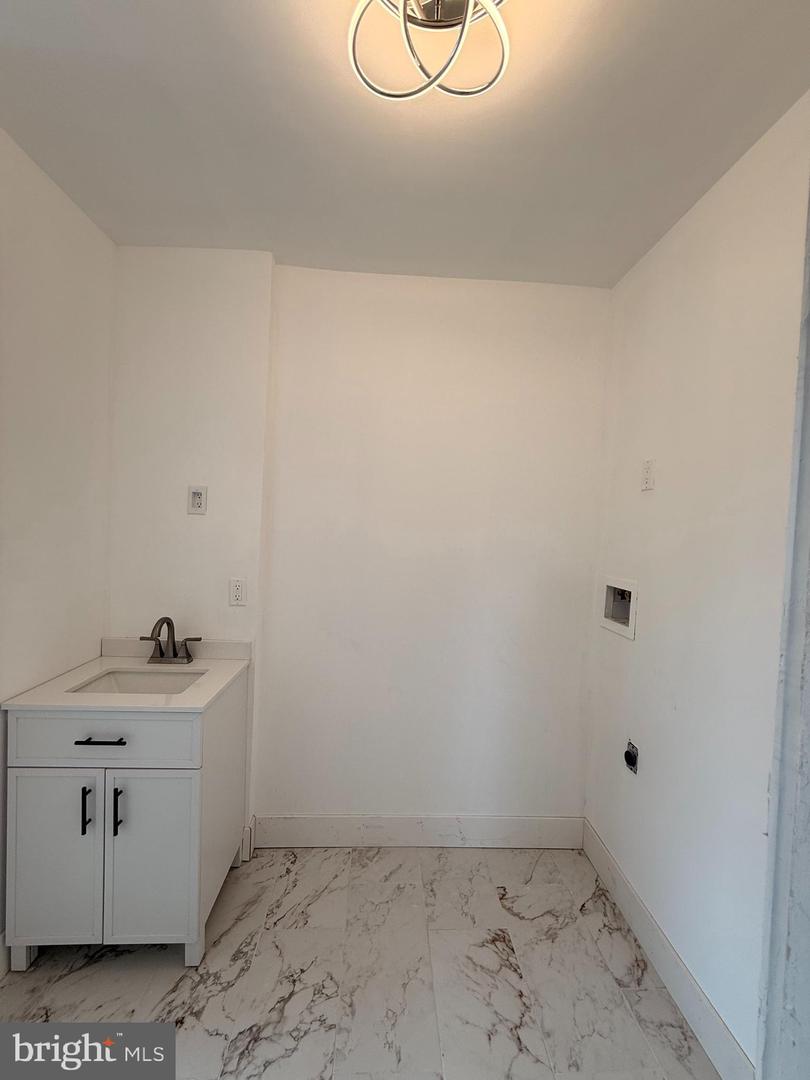 6653 Blakemore St Property Photo 10