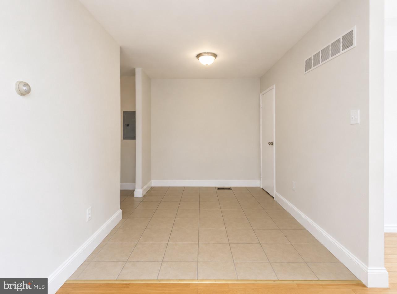 8828 Cottage St Property Photo 6