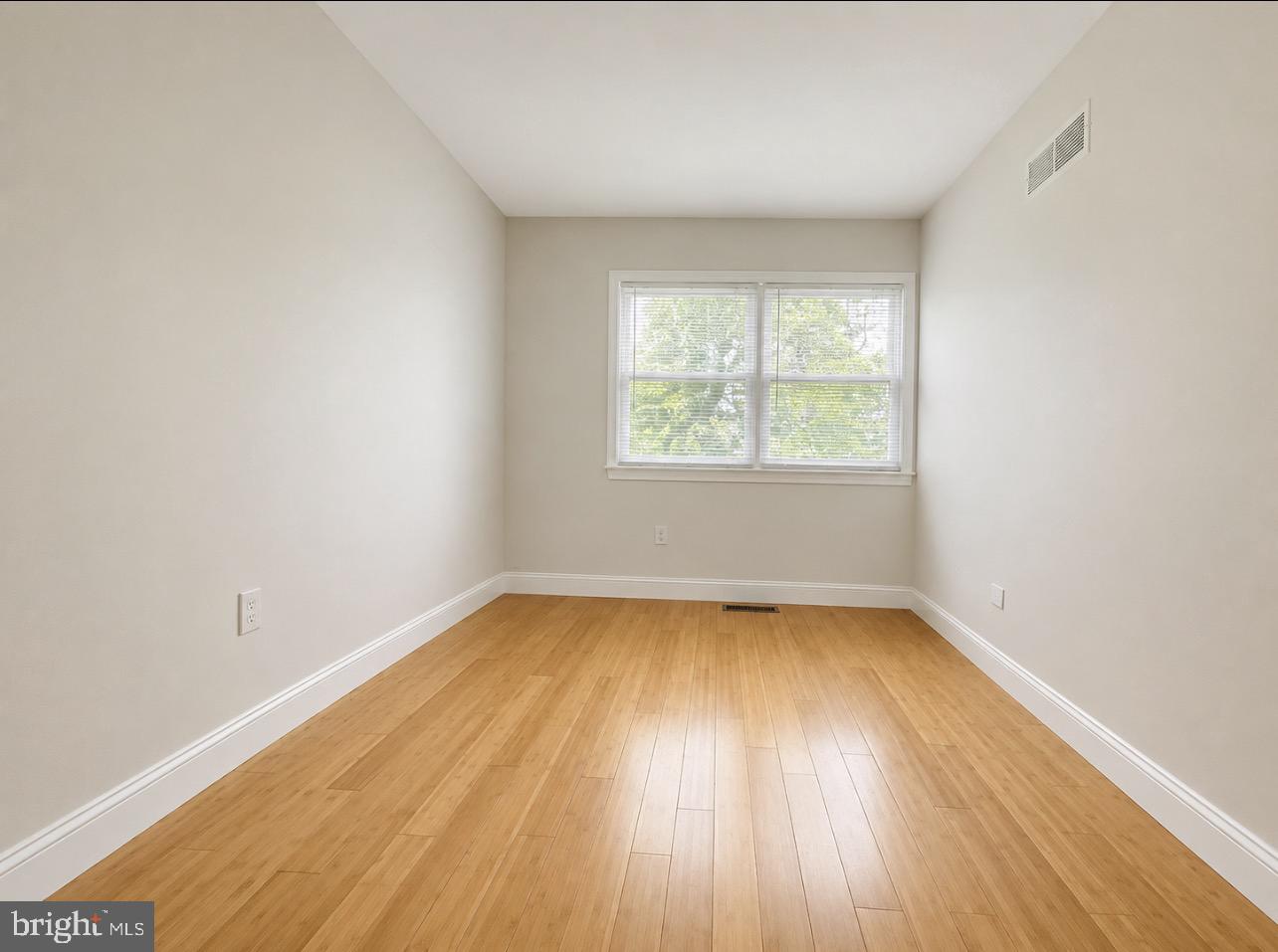 8828 Cottage St Property Photo 10