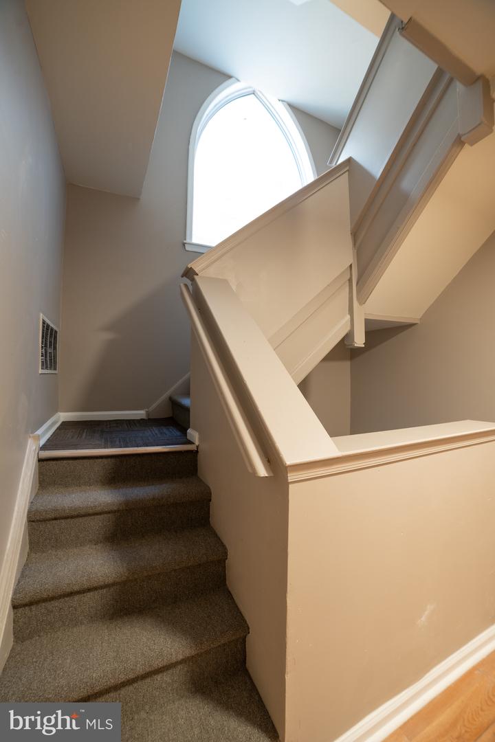 1842 N 16th St Property Photo 5