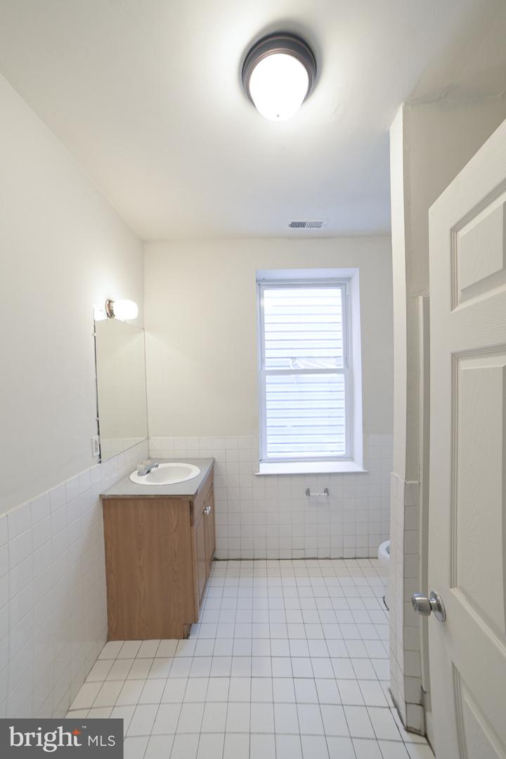1846 N 16th St Property Photo 19