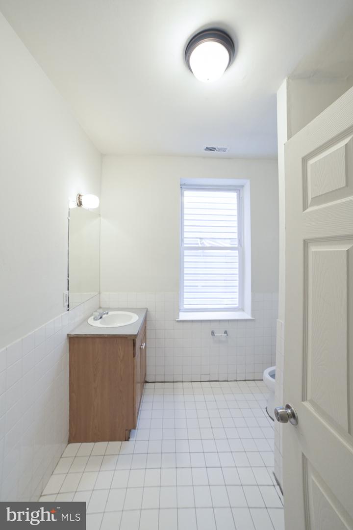 1846 N 16th St Property Photo 24