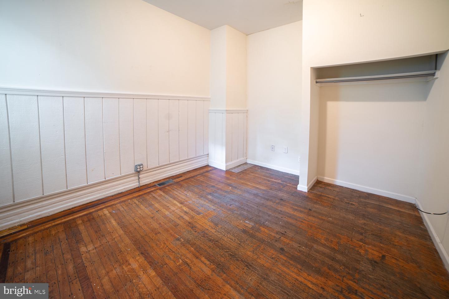 1850 N 16th St Property Photo 4