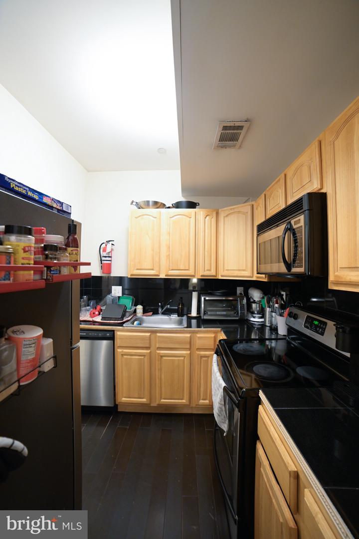 1854 N 16th St Property Photo 10