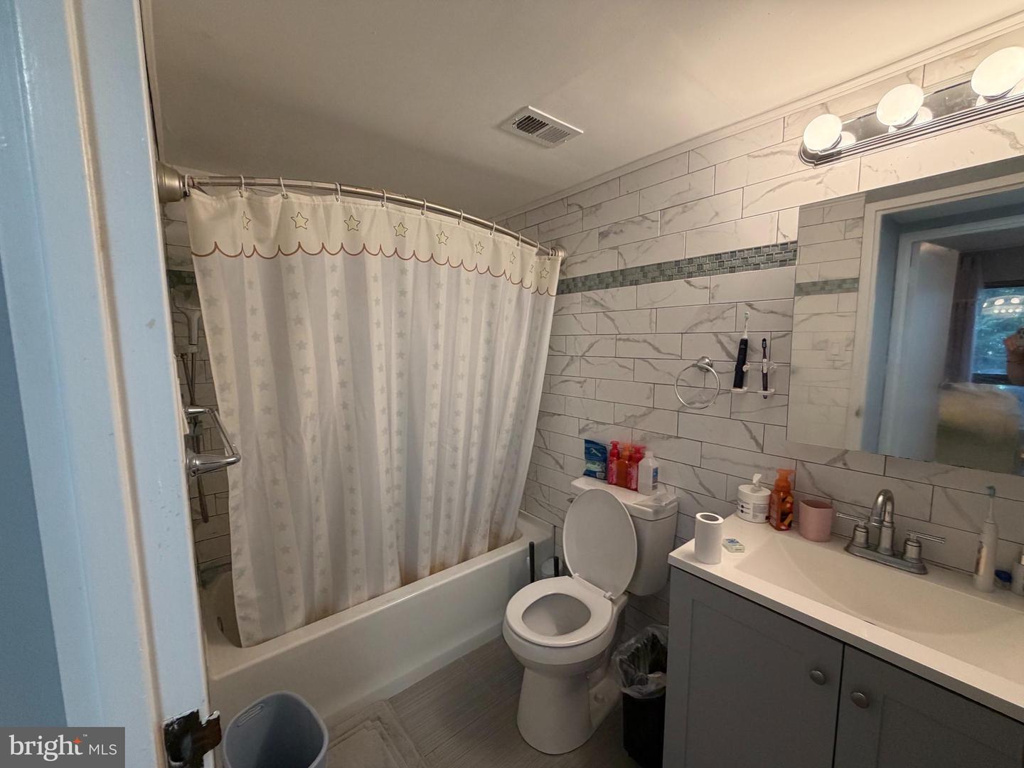 7600 E Roosevelt Blvd #204 Property Photo 13