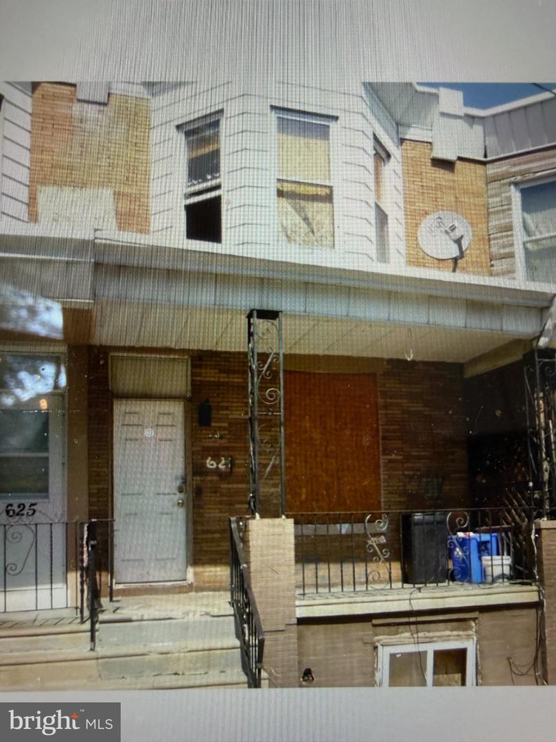 627 E Wensley St Property Photo 1