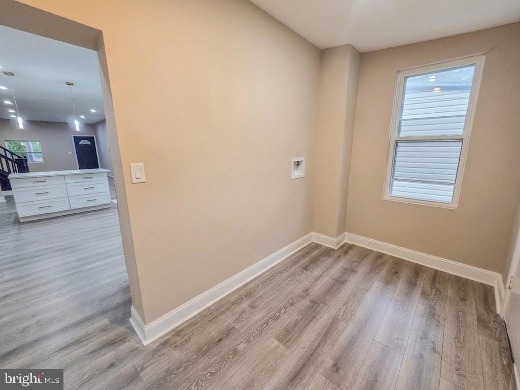 1666 Conklin St Property Photo 10