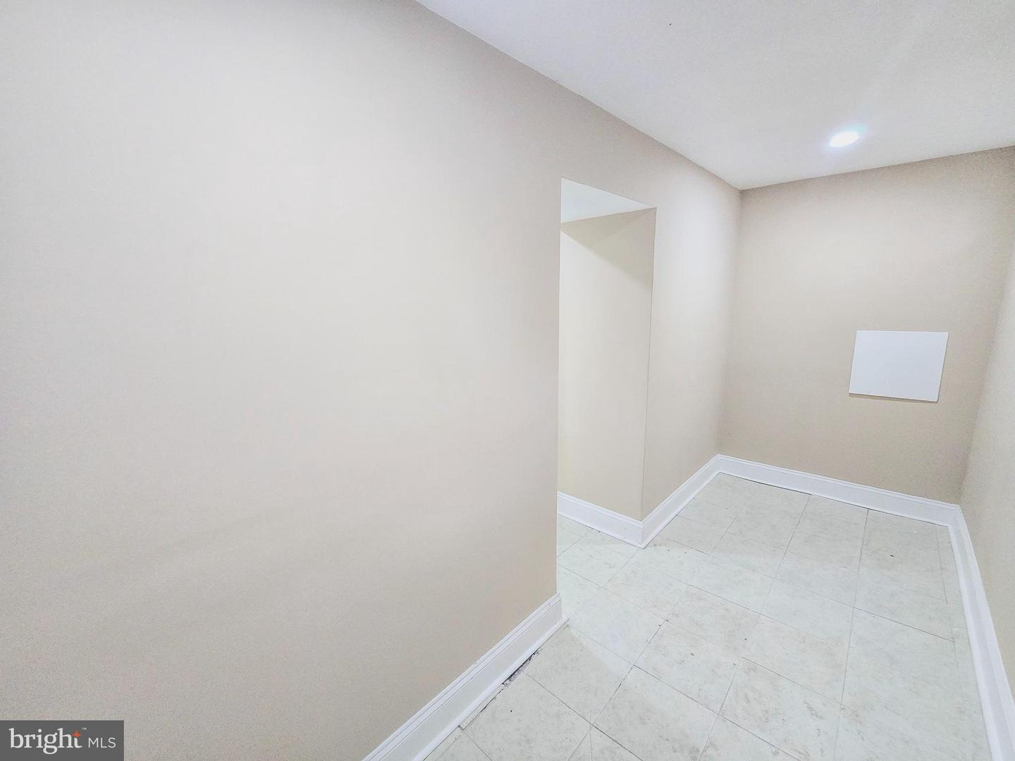 1666 Conklin St Property Photo 27
