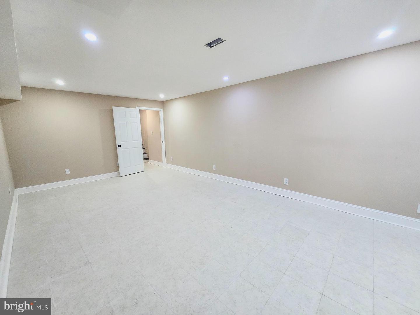1666 Conklin St Property Photo 30