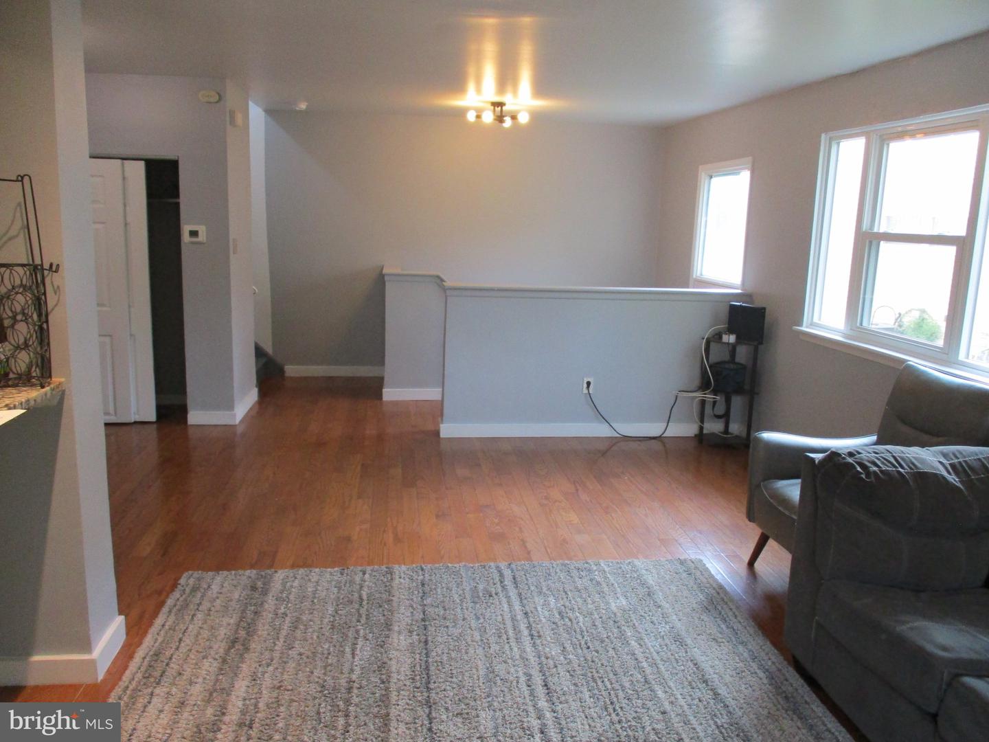 1537 Stoney Ln #b Property Photo 2