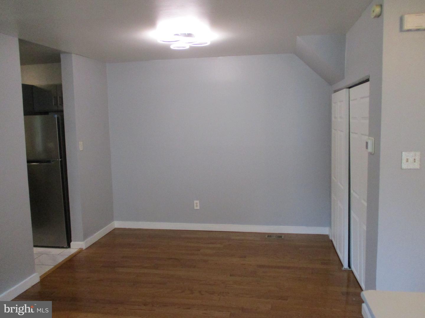 1537 Stoney Ln #b Property Photo 4