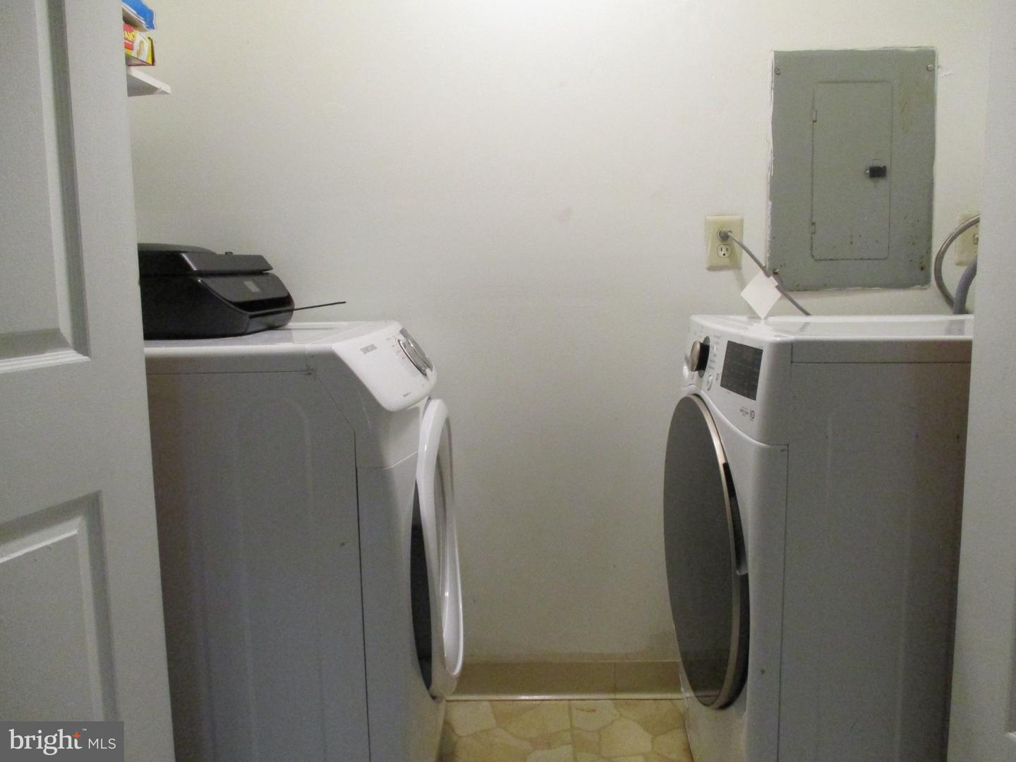 1537 Stoney Ln #b Property Photo 17