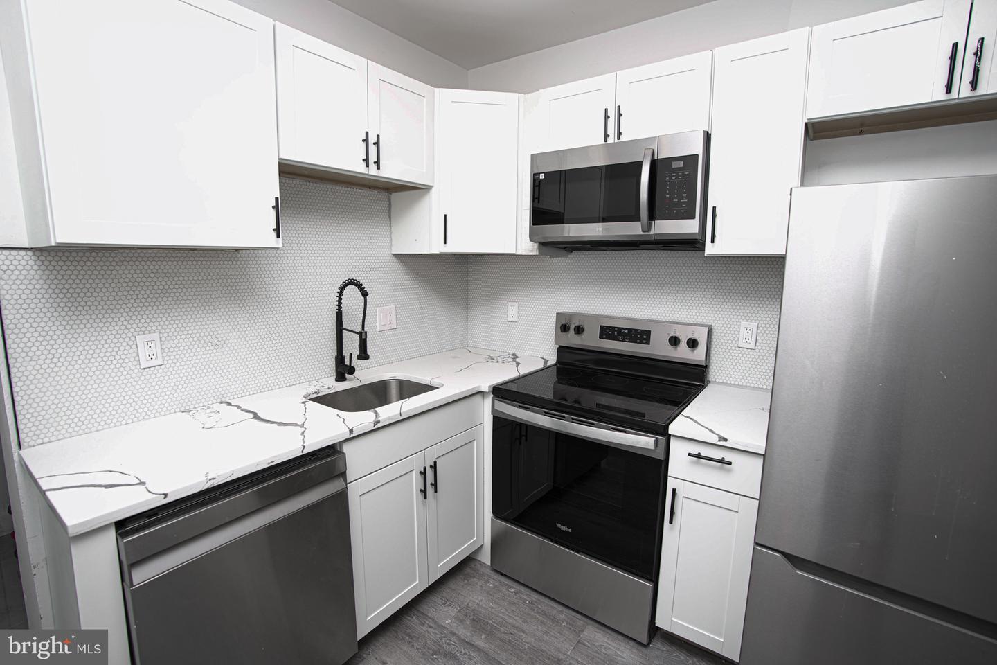 1721 W Lippincott St Property Photo 1