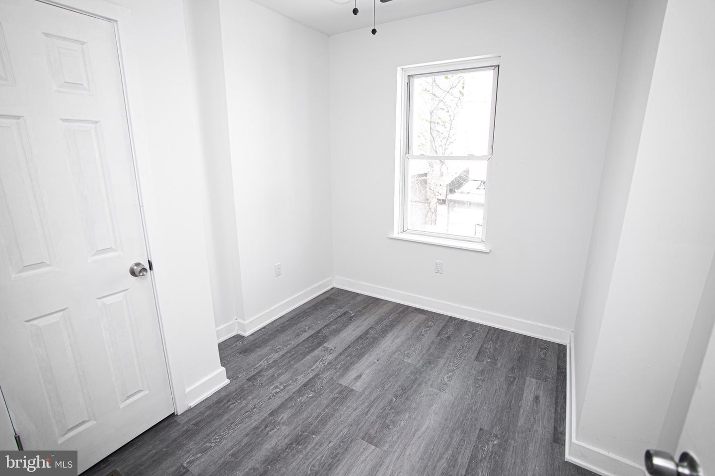 1721 W Lippincott St Property Photo 12