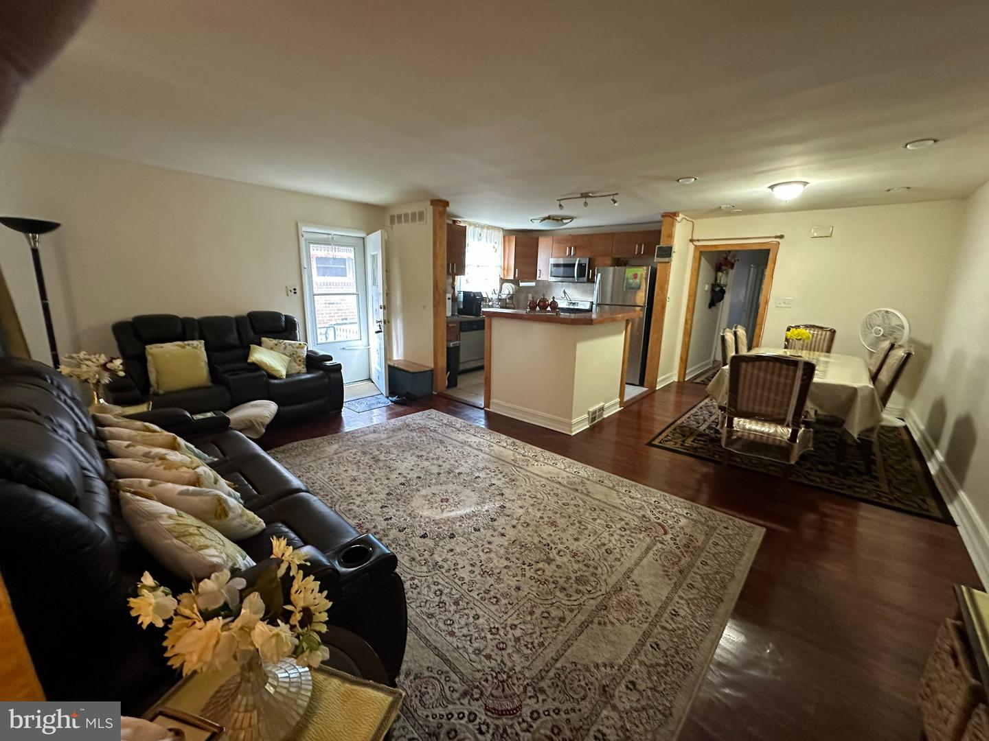 2025 Napfle Ave Property Photo 3