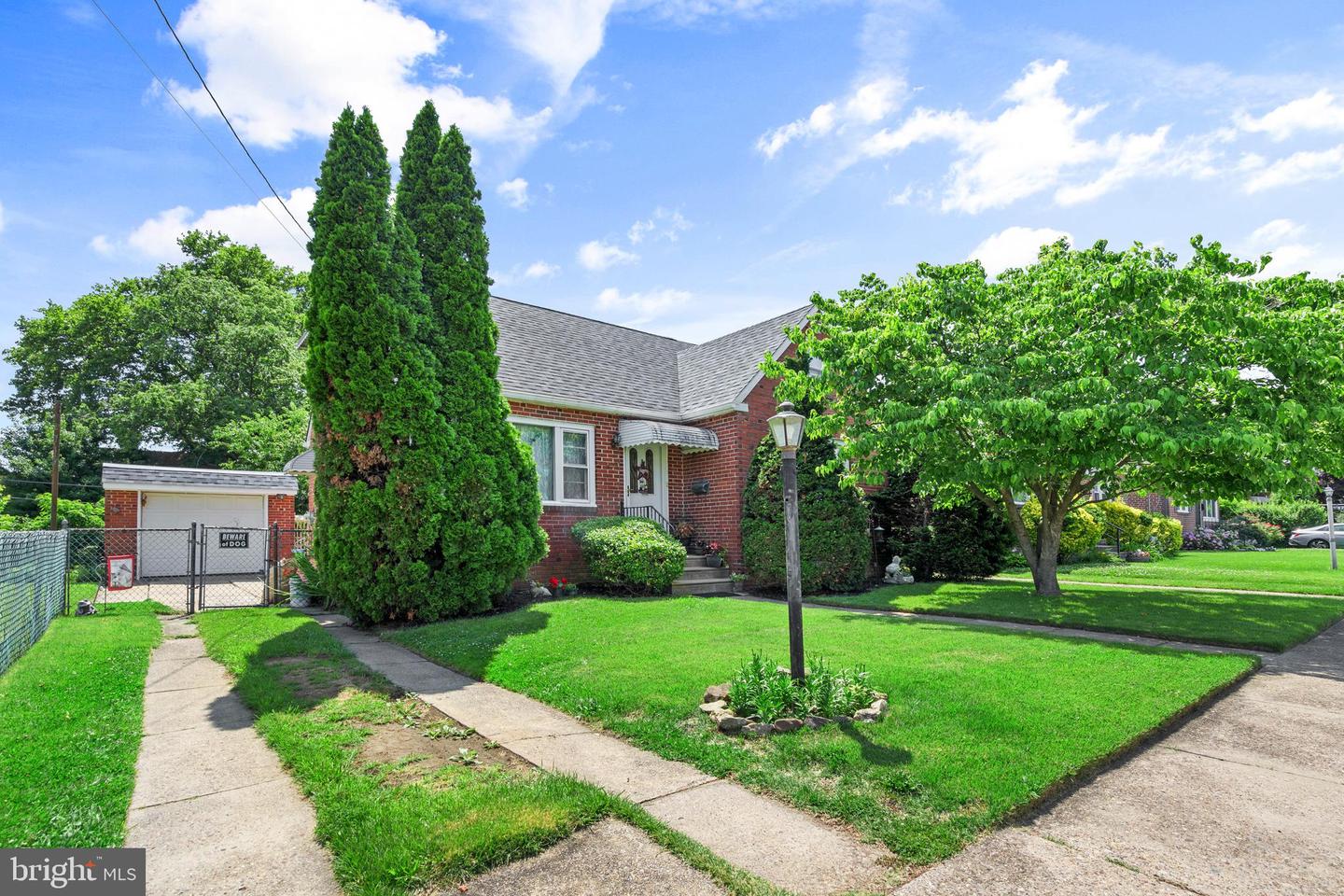 930-934 Faunce St Property Photo 3