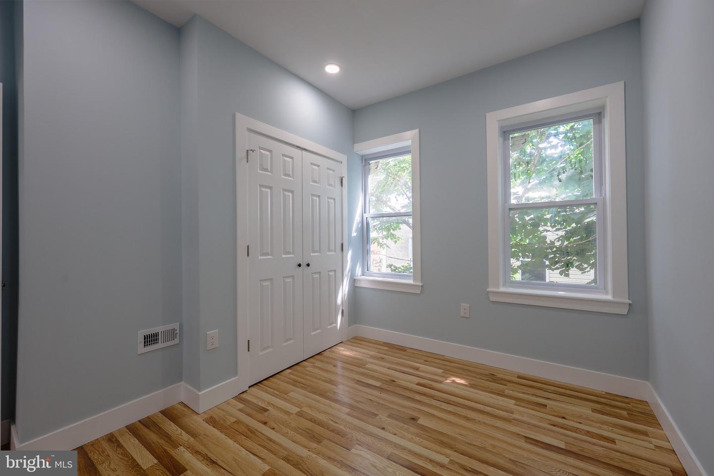 5722 Malcolm St Property Photo 23