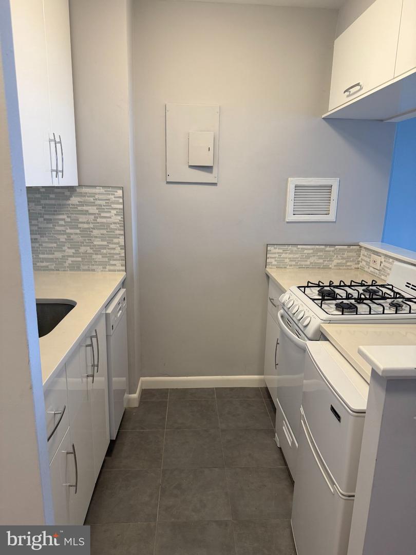 200 Locust St #25en Property Photo 3