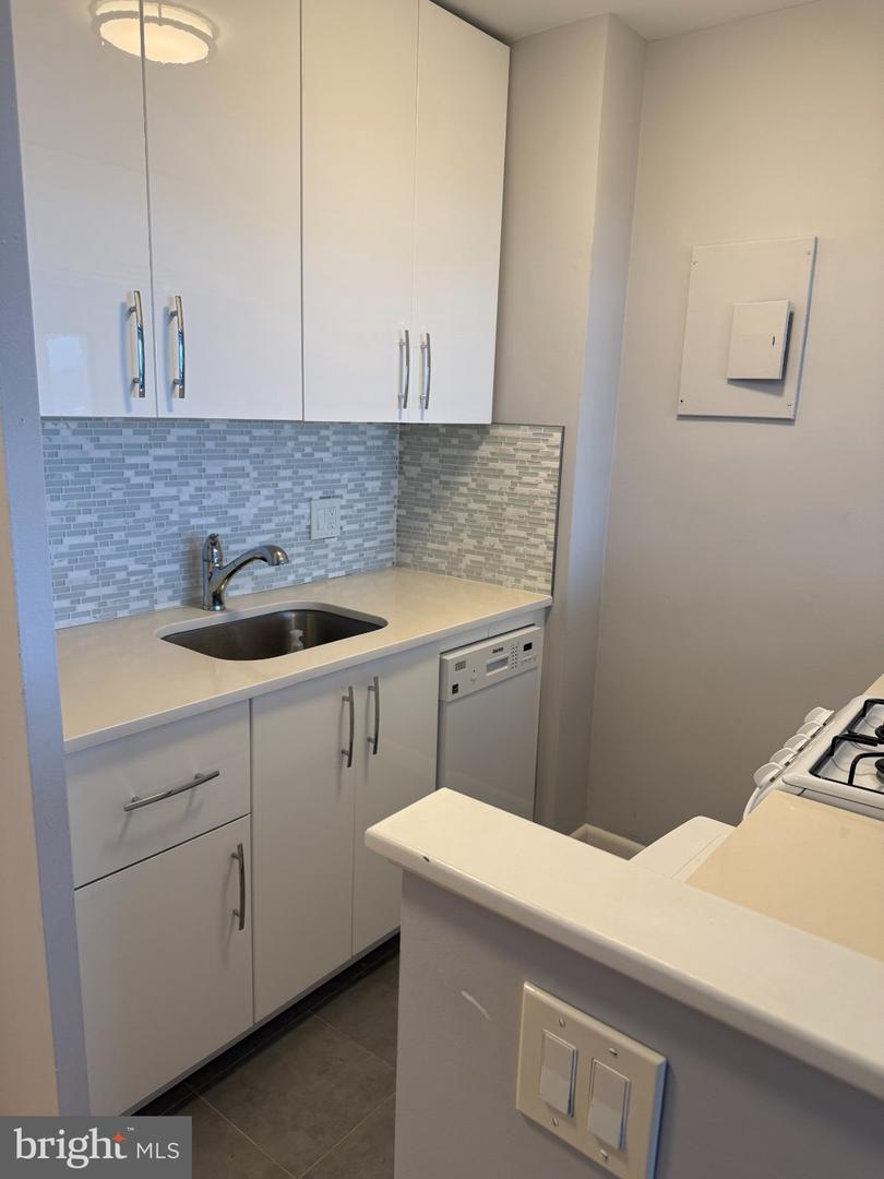 200 Locust St #25en Property Photo 4
