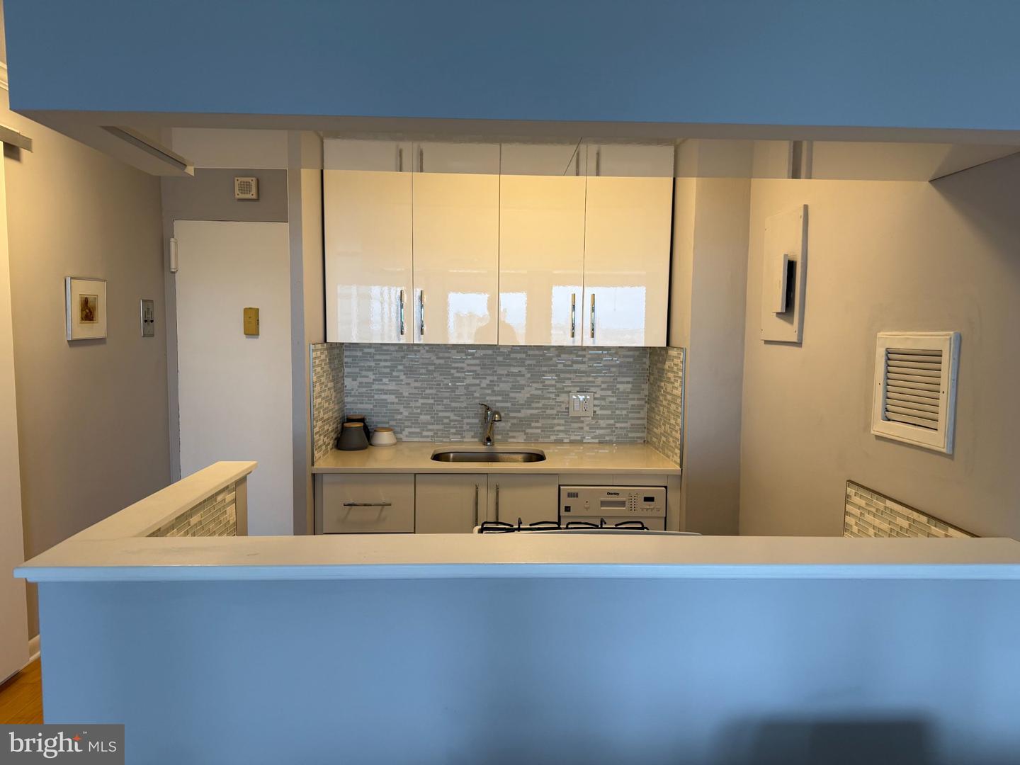 200 Locust St #25en Property Photo 8