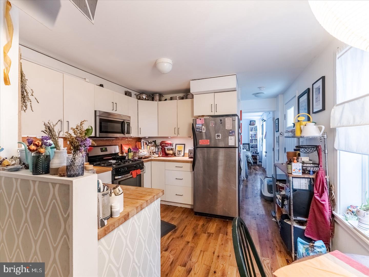 1812 W Master St Property Photo 8