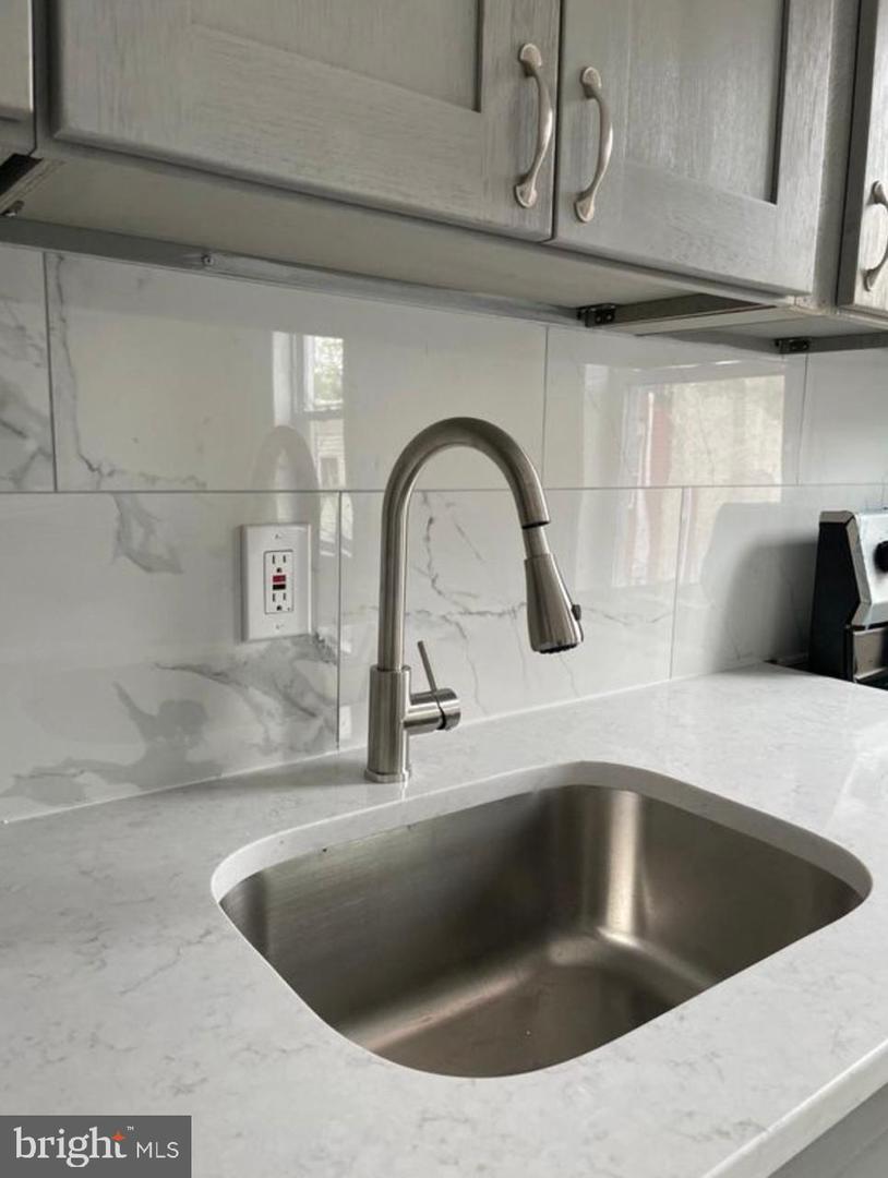 2731 N Darien St #2 Property Photo 5